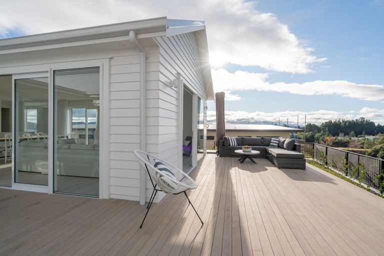 Photo of property in 51 Botanical Heights Drive, Waipahihi, Taupo, 3330