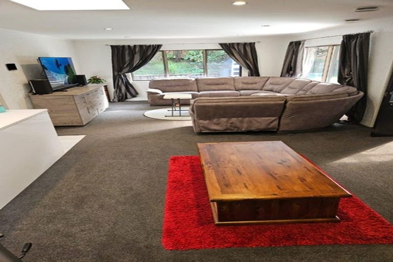 Photo of property in 824 West Coast Road, Oratia, Auckland, 0604