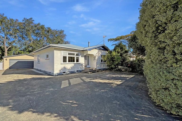 Photo of property in 16 Shamrock Street, Takaro, Palmerston North, 4412