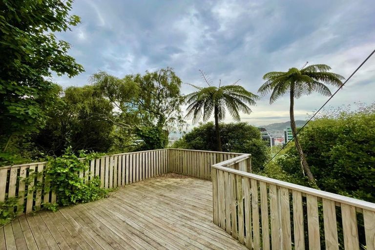 Photo of property in 241 The Terrace, Te Aro, Wellington, 6011