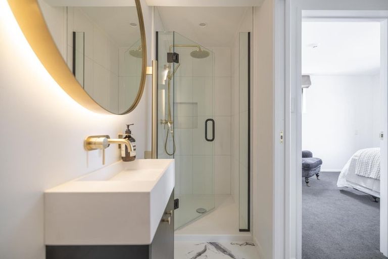 Photo of property in 13 Caples Place, Fernhill, Queenstown, 9300