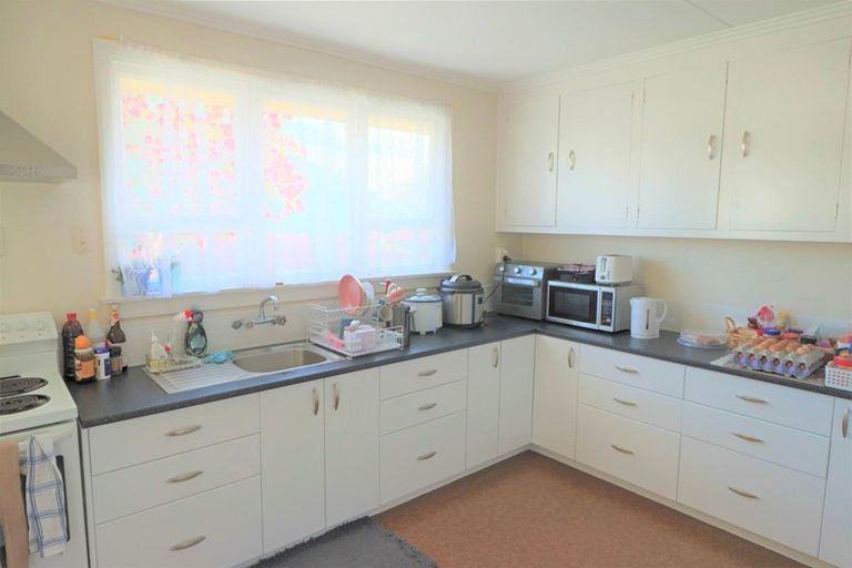 Photo of property in 16 Opie Street, Waimate, 7924