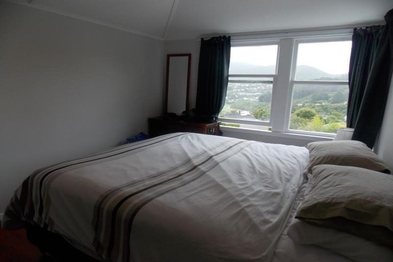 Photo of property in 18a Montgomery Avenue, Karori, Wellington, 6012