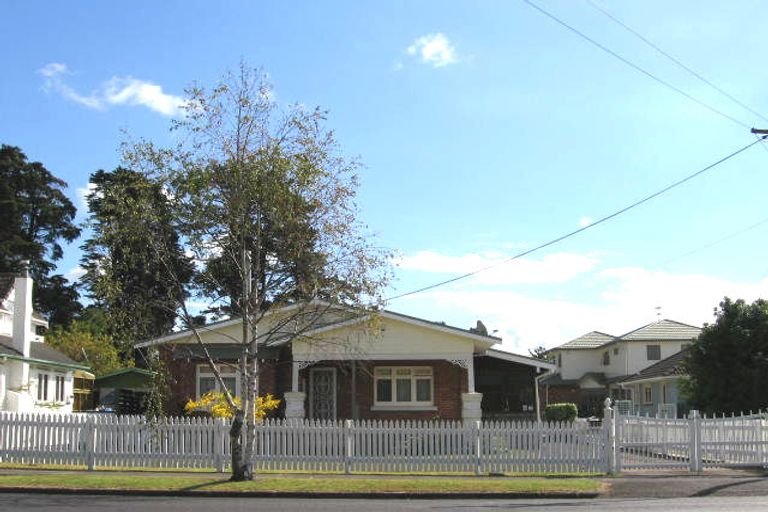 Photo of property in 123 Portage Road, New Lynn, Auckland, 0600