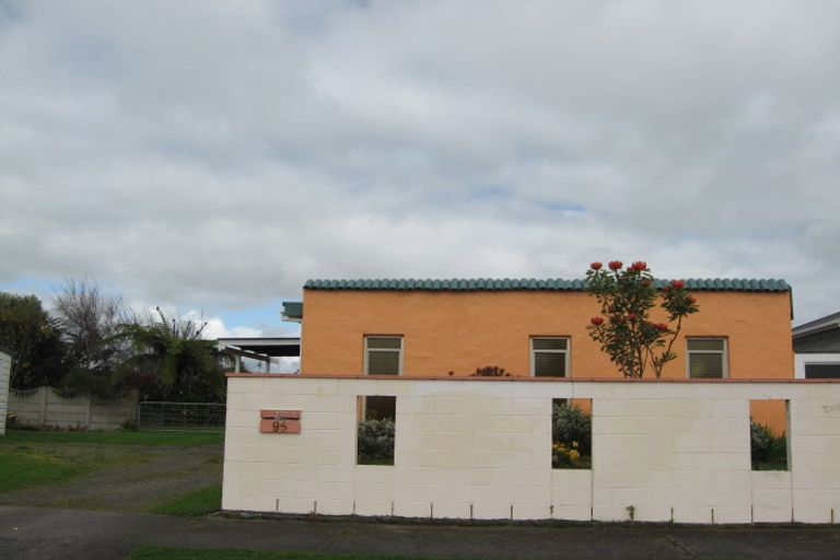Photo of property in 95 Broadway, Waitara, 4320