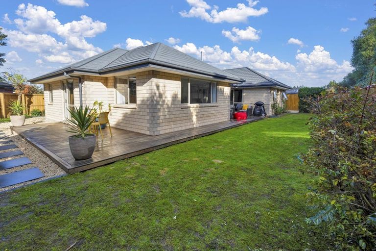 Photo of property in 19 Franklin Drive, Rangiora, 7400