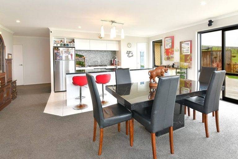 Photo of property in 137 Tuparekura Road, South Head, Helensville, 0874