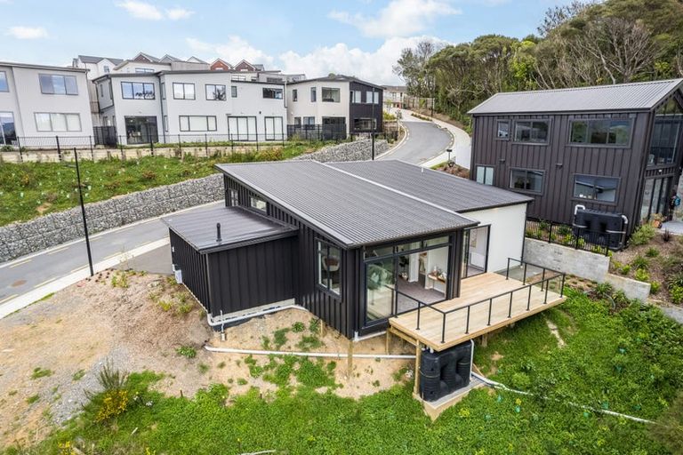 Photo of property in 5 Skysail Lane, Whitby, Porirua, 5024