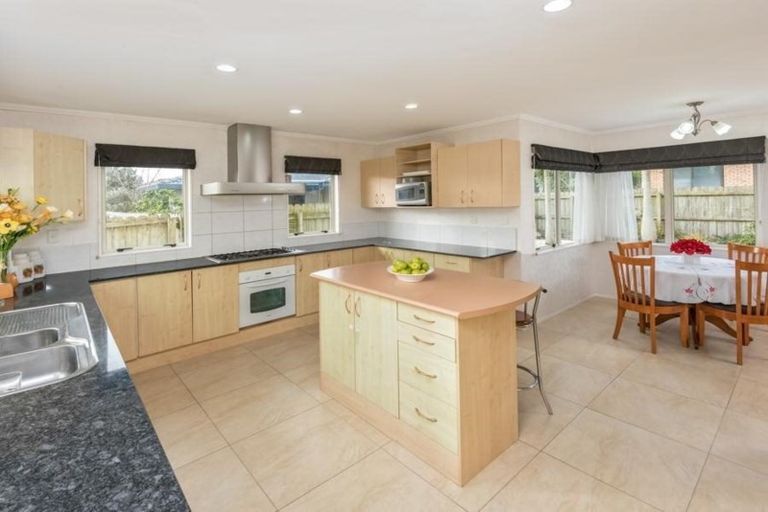 Photo of property in 22 Attymon Lane, East Tamaki, Auckland, 2016