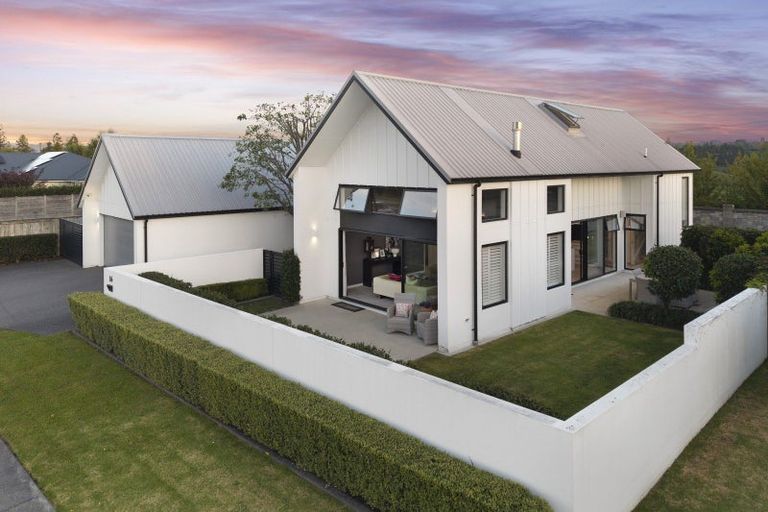 Photo of property in 16 Saint Thomas Avenue, Pyes Pa, Tauranga, 3112