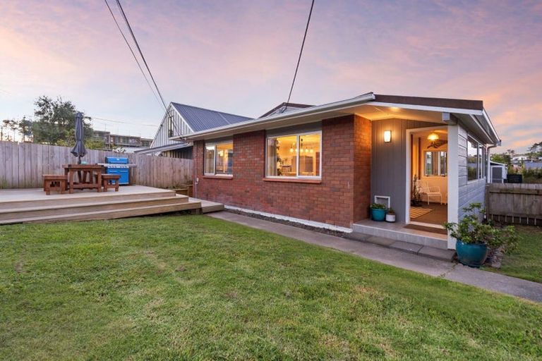 Photo of property in 1/45 Bay Street, Red Beach, 0932