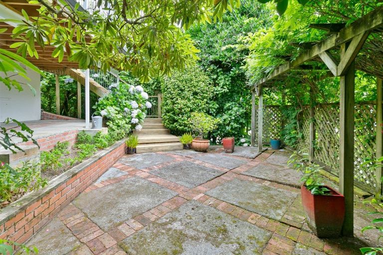 Photo of property in 34 Torwood Road, Khandallah, Wellington, 6035