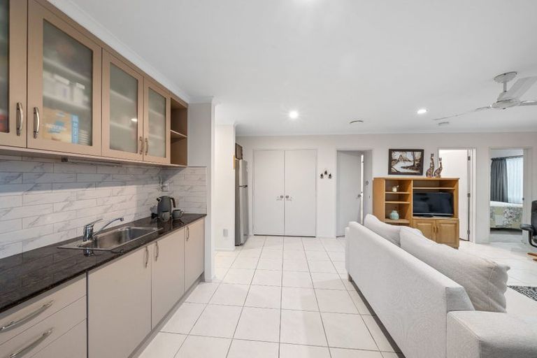 Photo of property in 3 Bezar Place, Flat Bush, Auckland, 2016
