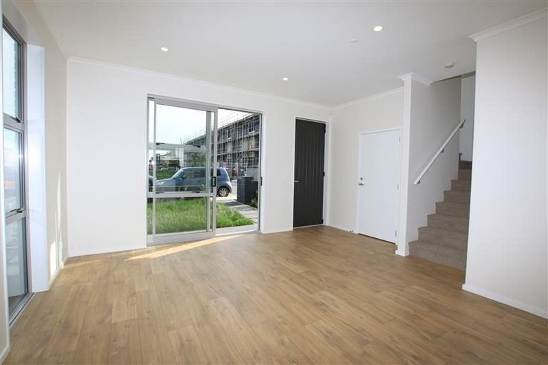 Photo of property in 5 Spotted Dove Road, Hobsonville, Auckland, 0616