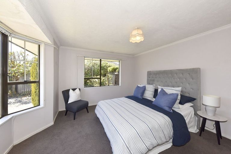 Photo of property in 1/54 Aorangi Road, Bryndwr, Christchurch, 8053