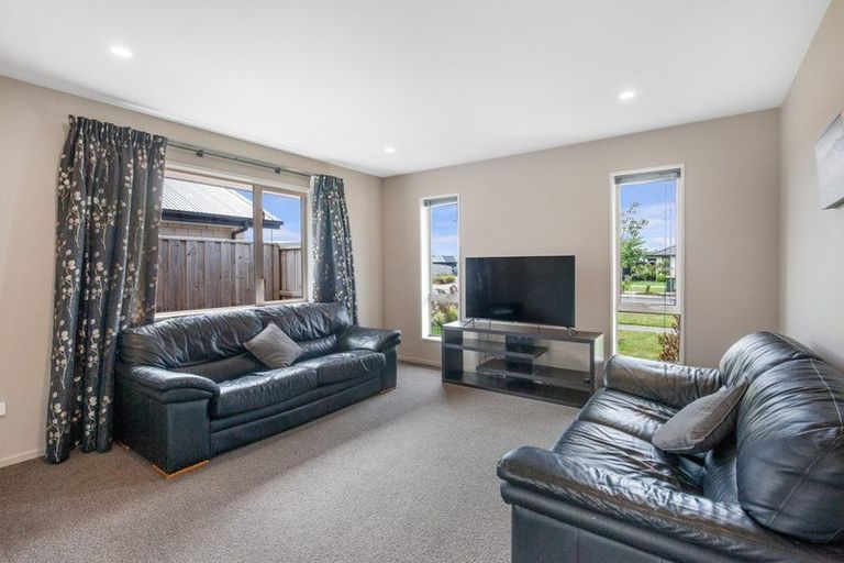 Photo of property in 10 Broadway Parade, Rolleston, 7615
