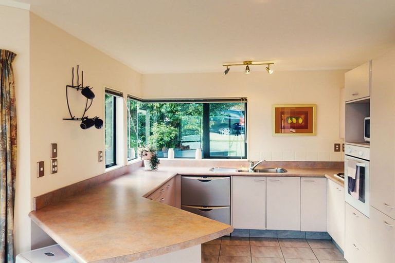 Photo of property in 13 Chastudon Place, Tawa, Wellington, 5028