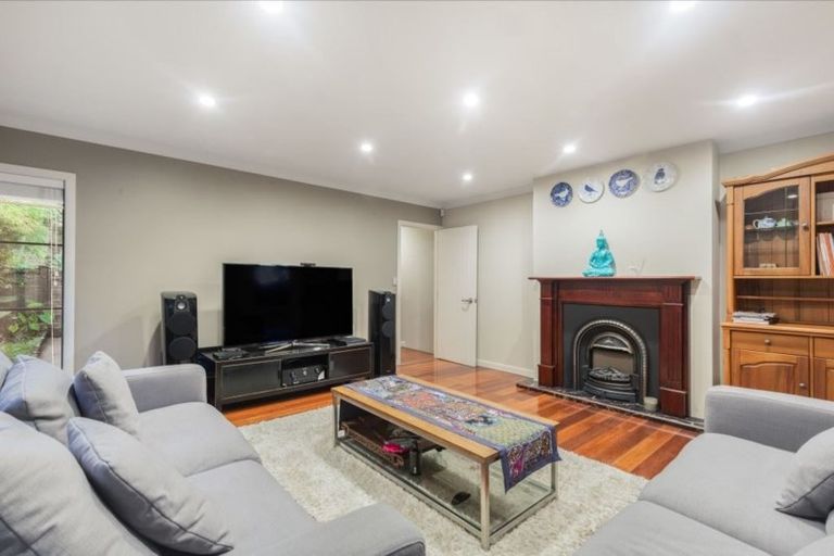 Photo of property in 14g Baulcomb Parade, Windsor Park, Auckland, 0632