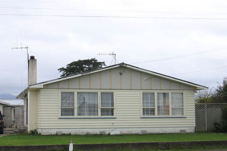 Photo of property in 13 William Street, Levin, 5510