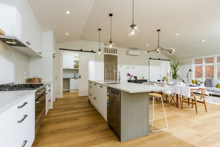 Photo of property in 10 North Avenue, Narrow Neck, Auckland, 0624