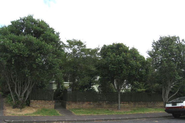 Photo of property in 10 Chippendale Crescent, Birkdale, Auckland, 0626