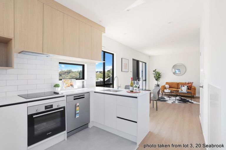 Photo of property in 4/20 Seabrook Avenue, New Lynn, Auckland, 0600