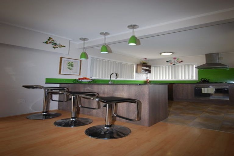 Photo of property in 1/10 Anne Road, Hillcrest, Auckland, 0627