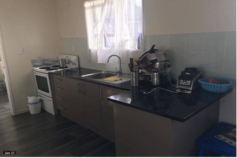 Photo of property in 3/10 Penion Drive, Flat Bush, Auckland, 2023