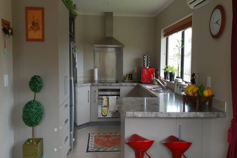 Photo of property in 59 Percy Kinsman Crescent, Riverstone Terraces, Upper Hutt, 5018