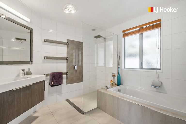 Photo of property in 6 Fenty Place, Mosgiel, 9024