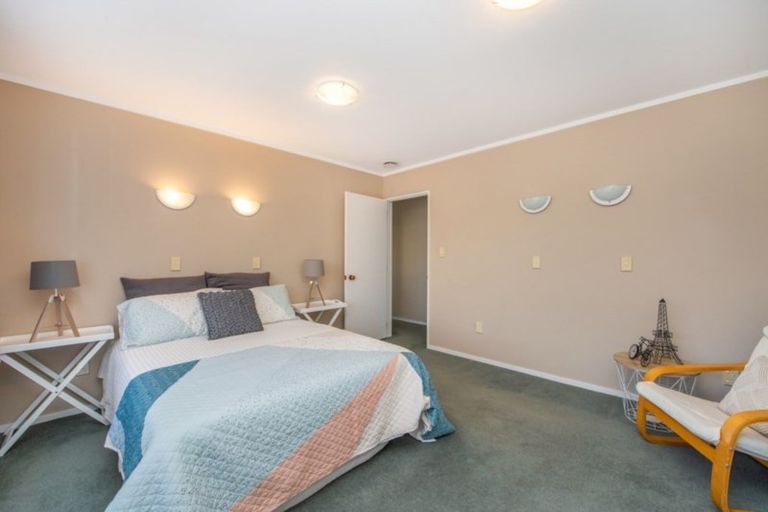 Photo of property in 17 Mews Place, Forest Lake, Hamilton, 3200