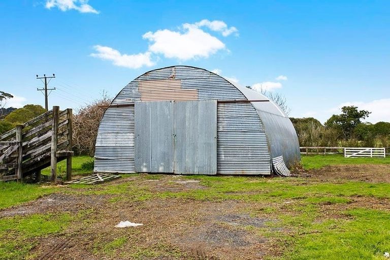 Photo of property in 1145 Kahikatea Flat Road, Waitoki, Kaukapakapa, 0871