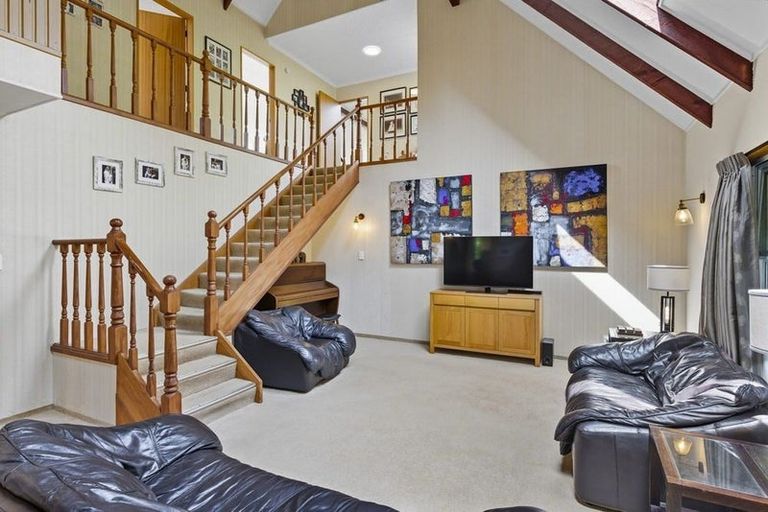 Photo of property in 335 Te Moana Road, Waikanae, 5036