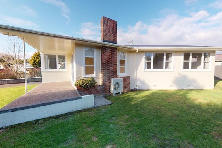 Photo of property in 8 Viscount Place, West End, Palmerston North, 4412