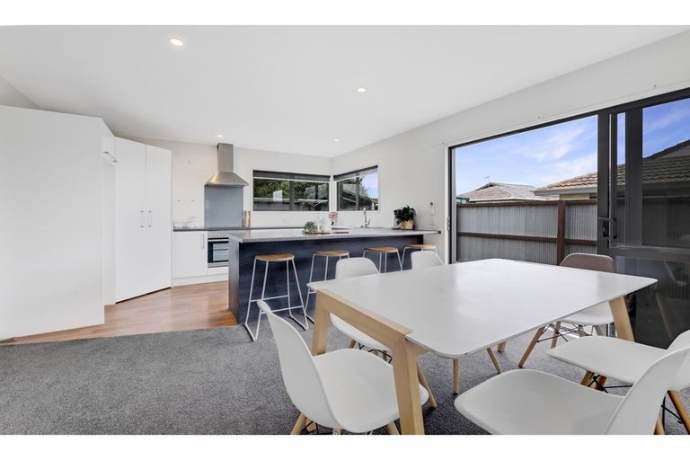 Photo of property in 2/49 Castletown Place, New Brighton, Christchurch, 8083