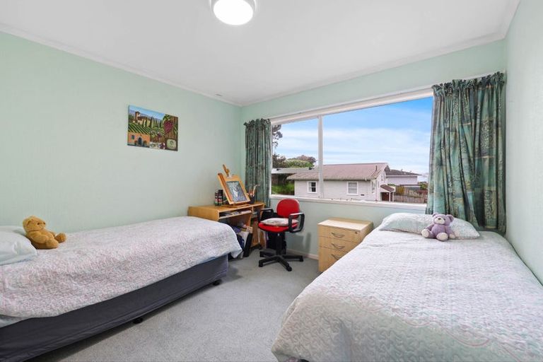 Photo of property in 37 Haseler Crescent, Howick, Auckland, 2014