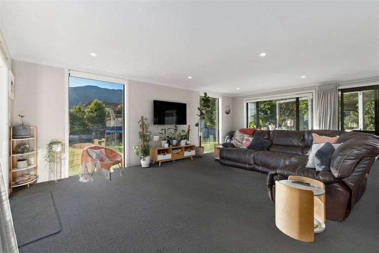 Photo of property in 54 Charles Court, Lake Hawea, Wanaka, 9382
