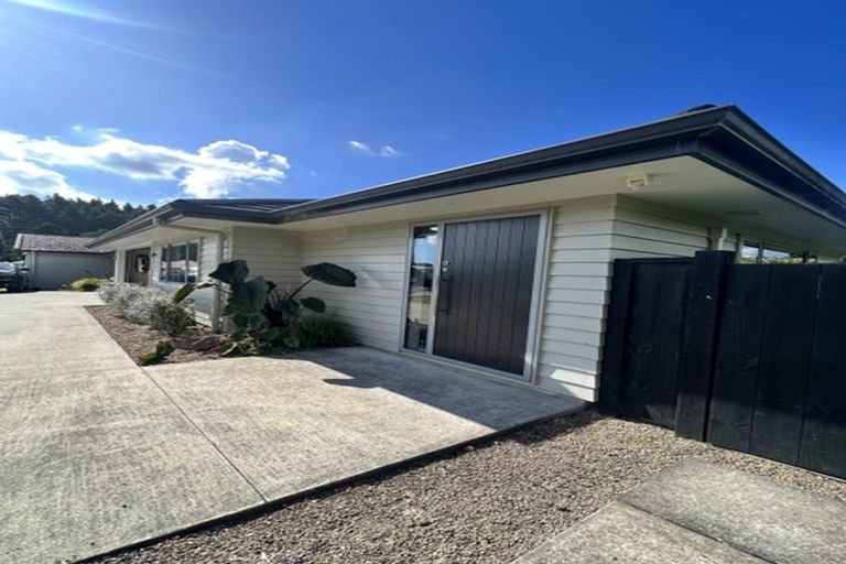 Photo of property in 5 Wautaiti Drive, Riverhead, 0820