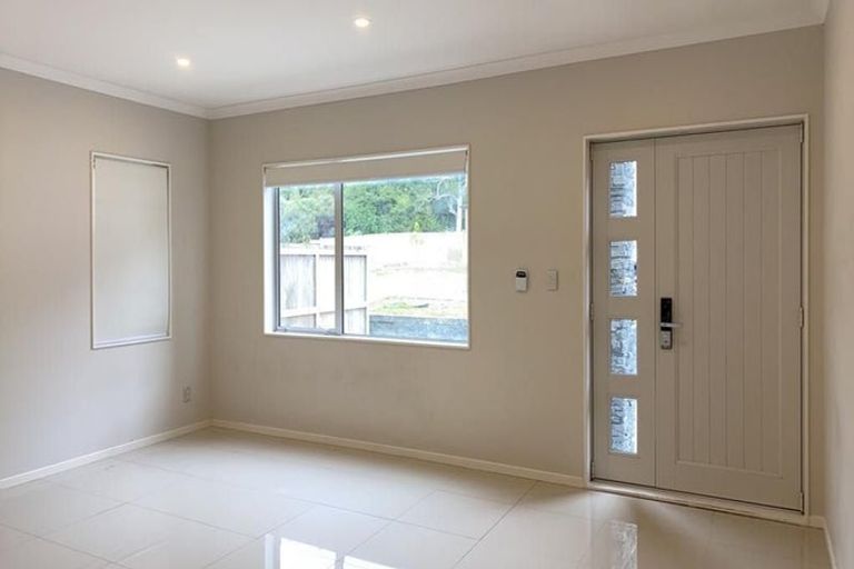 Photo of property in 37 Drumbuoy Drive, Flat Bush, Auckland, 2019