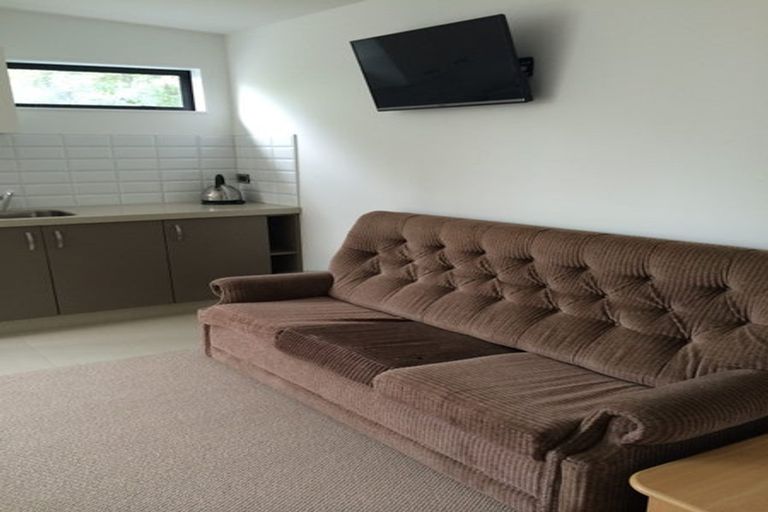 Photo of property in 34 House Avenue, Mangere Bridge, Auckland, 2022