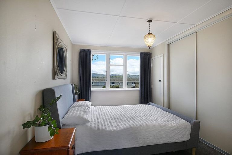 Photo of property in 50a Ahuriri Street, Strathmore Park, Wellington, 6022