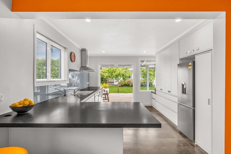 Photo of property in 30 Signal Street, Marton, 4710