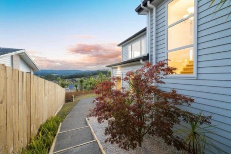 Photo of property in 95 San Valentino Drive, Henderson, Auckland, 0612