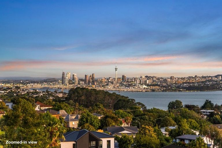 Photo of property in 6 Chelsea View Drive, Chatswood, Auckland, 0626