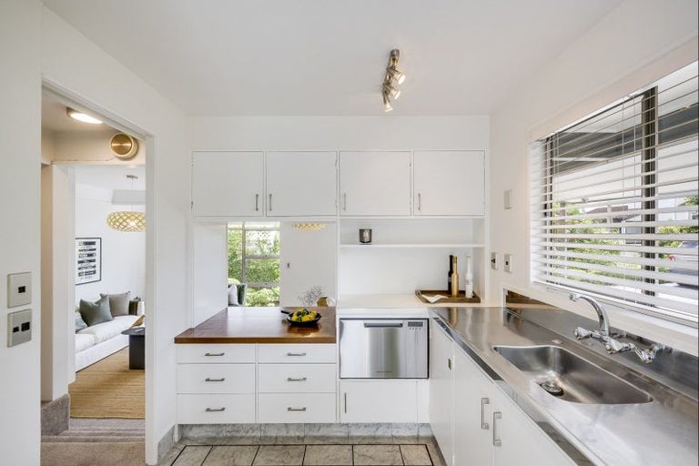 Photo of property in 2/14 Greenwood Road, Havelock North, 4130