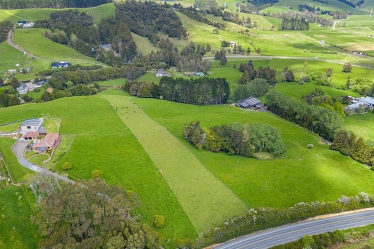 Photo of property in 221 Brookby Road, Brookby, Manurewa, 2576