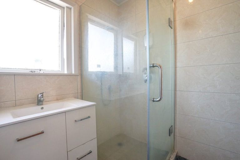 Photo of property in 2/19 Central Avenue, Papatoetoe, Auckland, 2025