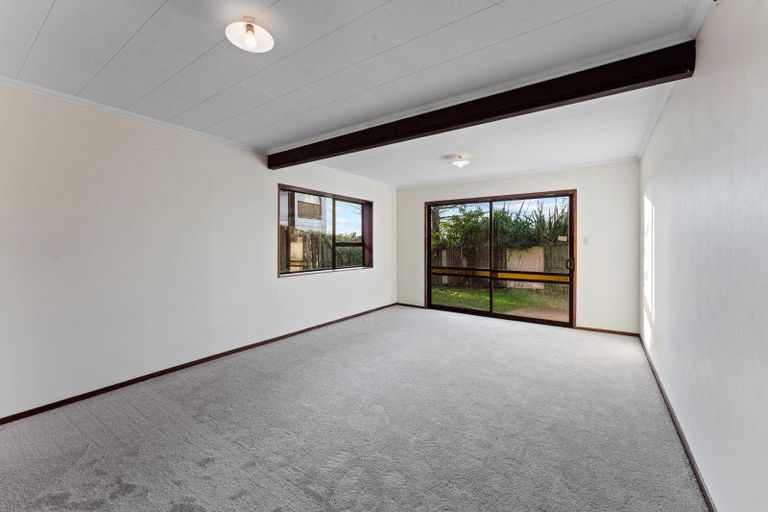 Photo of property in 40 Bosun Terrace, Whitby, Porirua, 5024