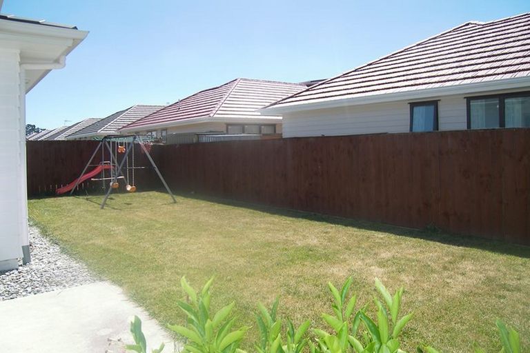 Photo of property in 88 Popokatea Drive, Takanini, 2112