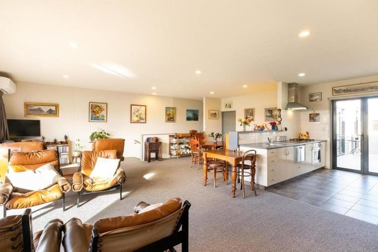 Photo of property in 11 Barry Street, Ahuriri, Napier, 4110